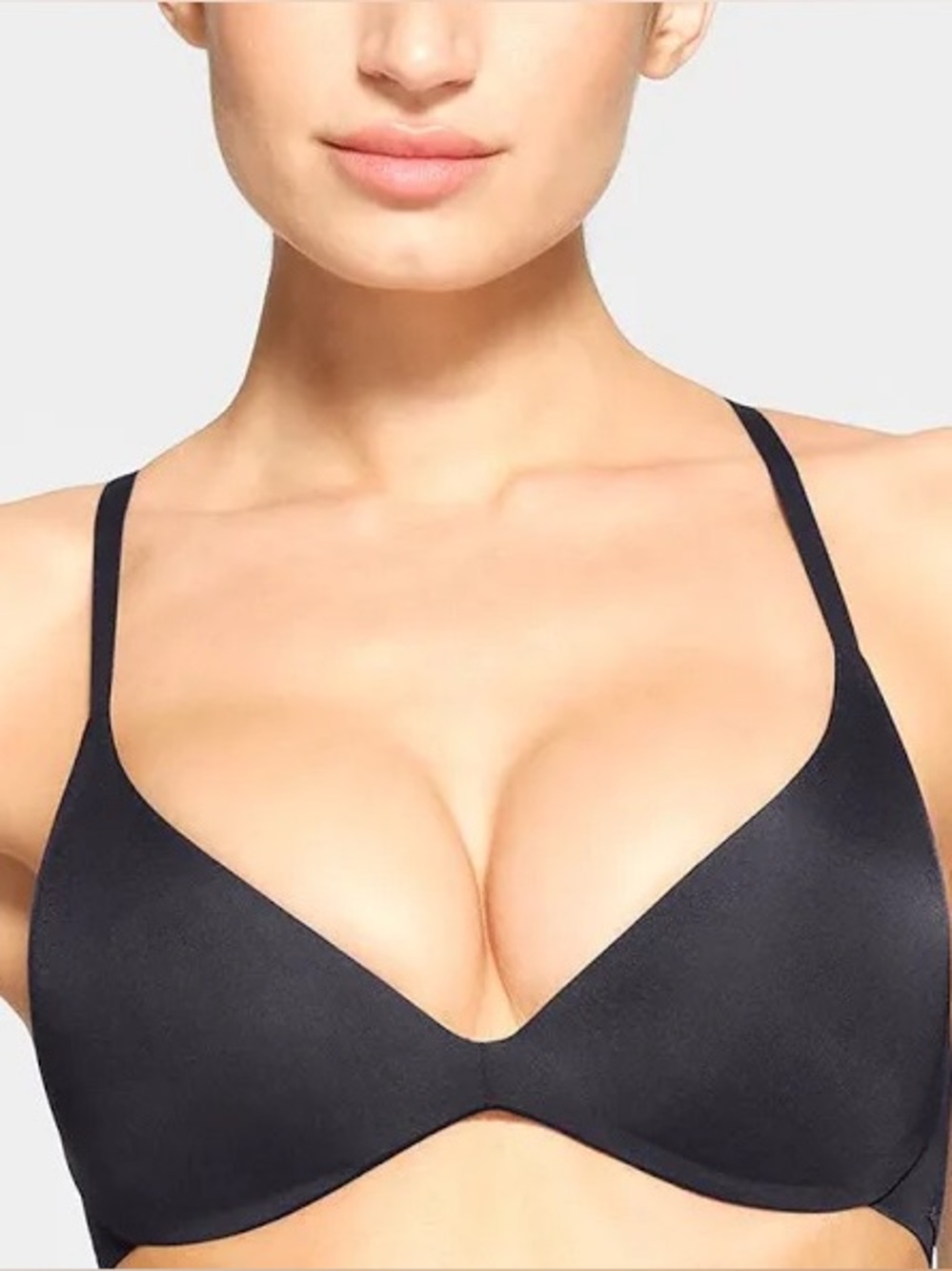 Skims wireless form super push up plunge bra size 38d NWT 38D